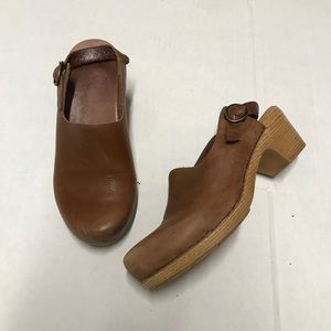 Tan Dansko Heeled Mules Size 11